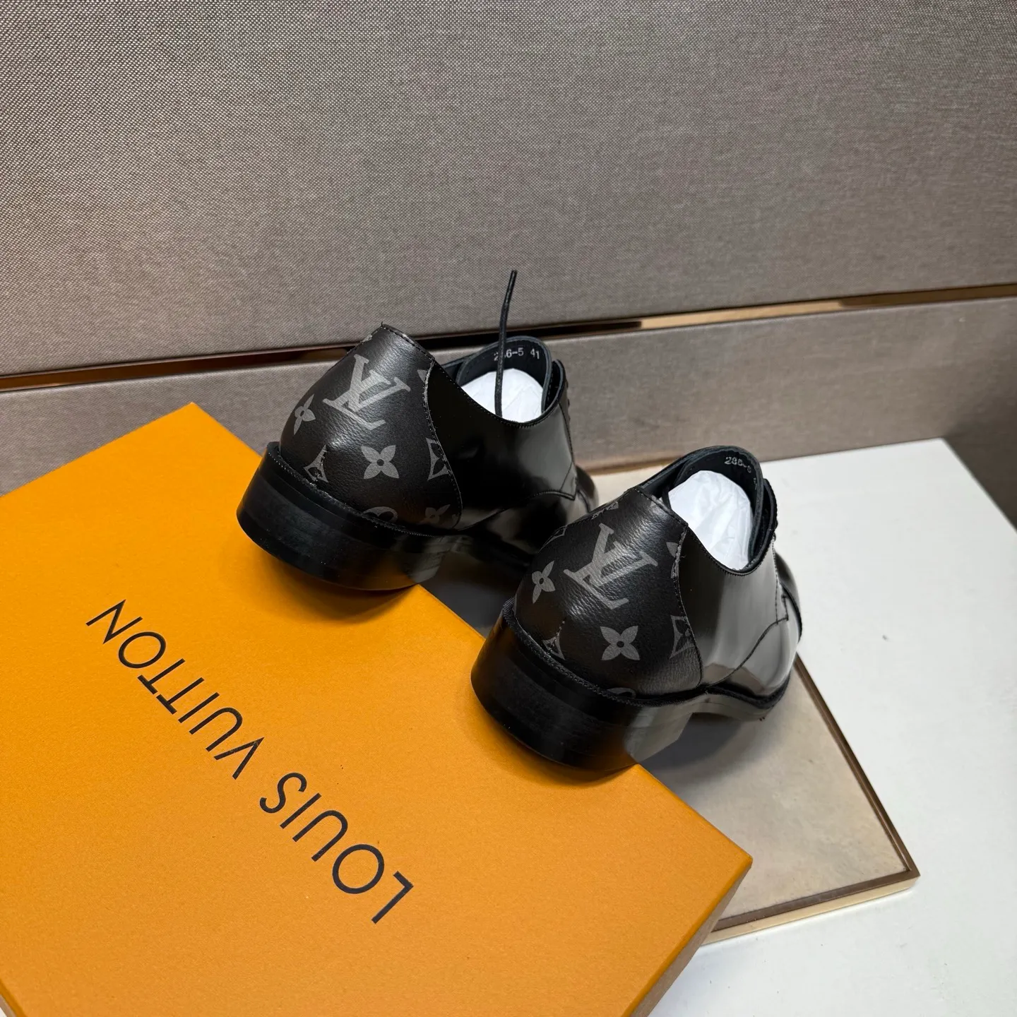 Men's men's shoes 💰pp500 [LV～] Men's casual formal leather shoes 2025z cabinet sales simultaneously 🔶Size: 38-44 #️⃣ 🔷2 colors🔜The upper is made of cowhide stitching ➕Cowhide lining, comfortable and breathable, sole: original comfortable and wear-resistant outsole, ⚠️real thing📱photographed🎬real thing is better📢📢📢